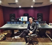 James studio 2 post insta