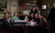 Moneypenny, M et les fonctionnaires