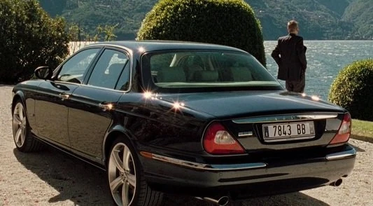 Jaguar XJ8 | James Bond Wiki | Fandom