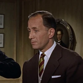 Commandant Boothroyd (Peter Burton)