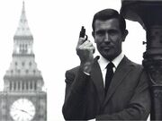 George-lazenby-james-bond-1