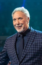 Tom Jones, interprète de la chanson.