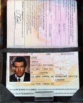 JamesBondPierceBrosnanPassport.jpg (343 kB) O verdadeiro passaporte de James Bond.