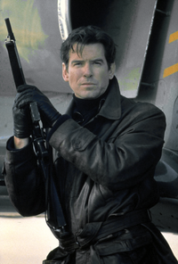 Bondwiki Brosnan FoldRifle2