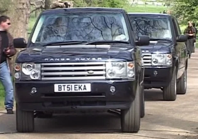 Land Rover Range Rover 4.4 V8 Vogue | James Bond Wiki | Fandom