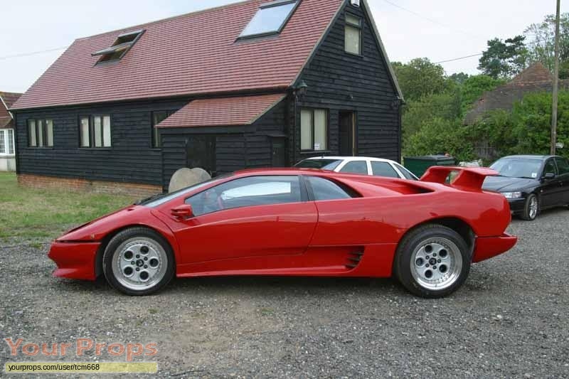 Lamborghini Diablo | James Bond Wiki | Fandom