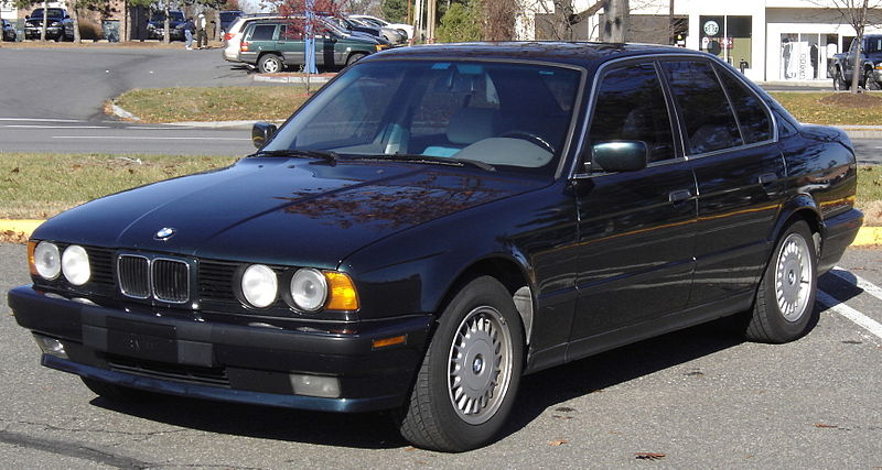 BMW 520i (E34), James Bond Wiki