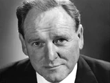 Bernard Lee