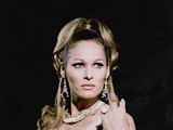 Vesper Lynd (Ursula Andress)
