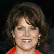 Sigourney-Weaver-Bob-fb-35190657