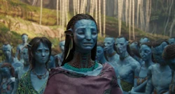 A devastated Neytiri leaves her clan.