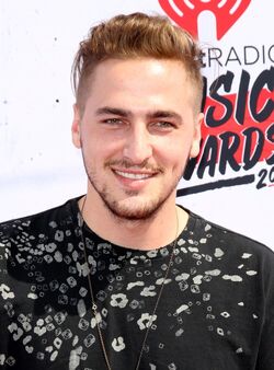 Kendall-schmidt-iheartradio-music-awards-2016-01.jpg
