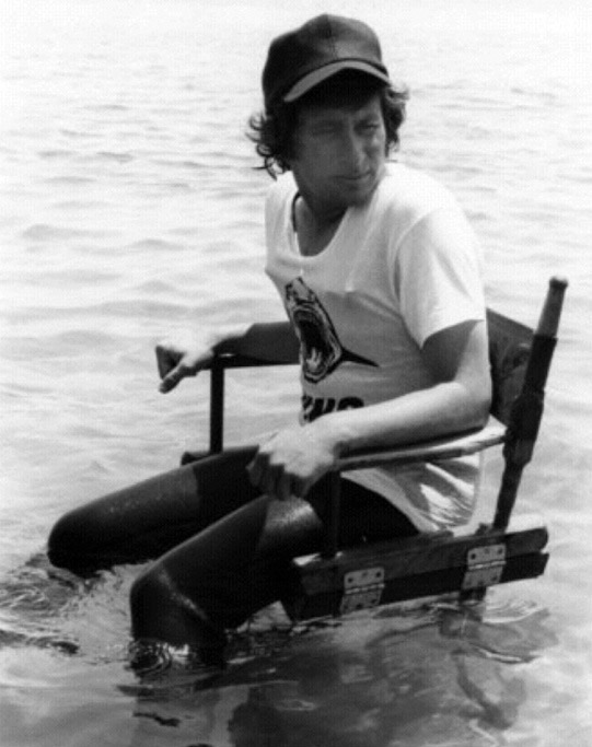 steven spielberg directing jaws