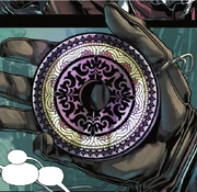 Kolara zeigt Anakin ein Amulett