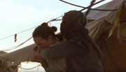 Rey beißt Handlanger