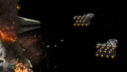Sato evakuiert die Phönixnest inmitten des Gefechts