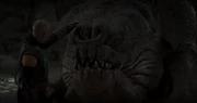 Boba Fett macht sich mit seinem Rancor vertraut.