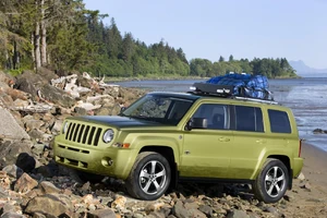 Jeep-Patriot-Black-Country-16
