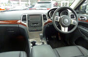 2011 Jeep Grand Cherokee (WK) Limited wagon (2011-03-31)