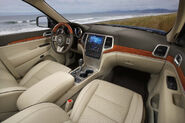 2011-Jeep-Grand-Cherokee-2