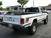 Jeep Comanche Pioneer white MD r.jpg