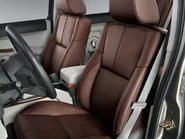 2007 Commander frontinterior.jpg (16 KB)