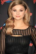 Stefanie Scott - 02