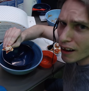 Jerma weeps upon shattering his teeth on Easy-Bake pizza