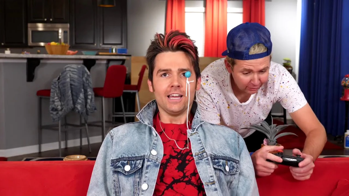 CANDY STUCK IN EYELASHES! | JesseAndMike Wiki | Fandom