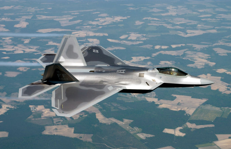 how fast is the f 22 raptor