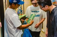 JSR 25th Event 10.jpg (94 KB) Jon Julio showcasing the Them Skates collab to Ueda and Kikuchi.