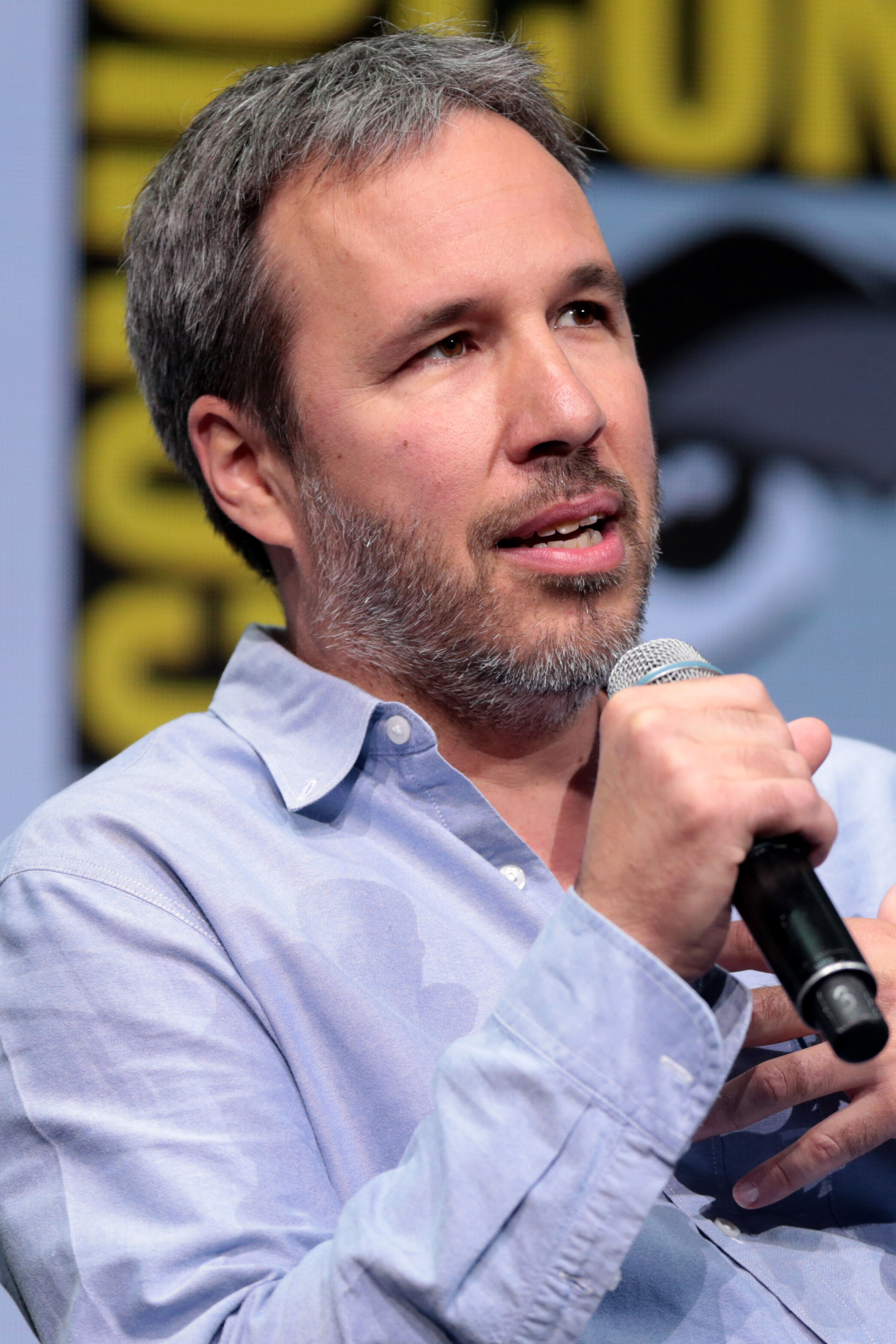 Dune Director Denis Villeneuve Wants to Direct Bond, But Thinks It