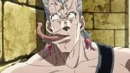 Polnareff tongue.webp (8 kB) Polnareff, sob a mira de uma arma, usando a língua para insinuar Hol Horse fora da tela