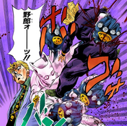 Killer Queen golpeando a Koichi a través del pecho.