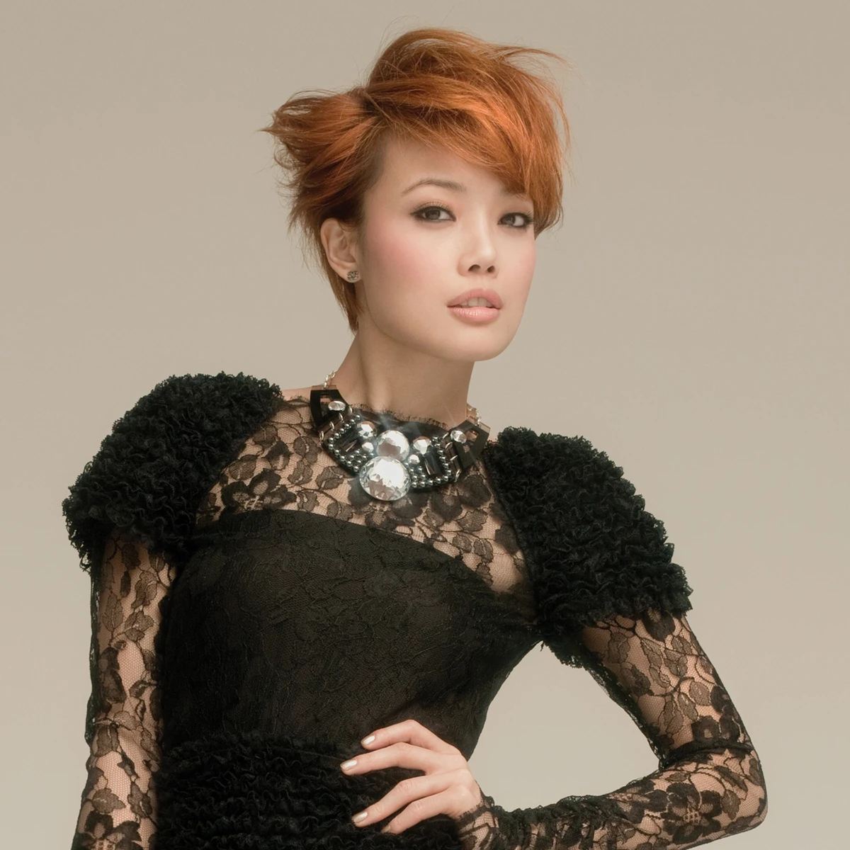 Joey yung гонконгская певица. джои юн. рене лю. джои юн карьера. Ns юн джи (соло).