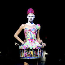 Manish Arora Joey Yung Wiki Fandom In 1997, he launched a brand under his name manish arora and began retailing in india. manish arora joey yung wiki fandom