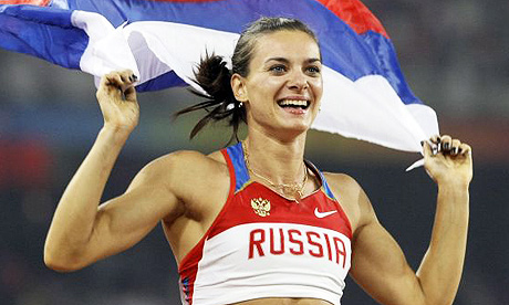 Isinbayeva volta a competir após 3 anos e faz melhor salto de 2016