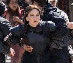 Katniss-rebels-capitol-snows-execution.jpg