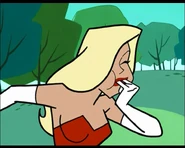 6093586.jpg (62 KB) Femme signals her bodyguard