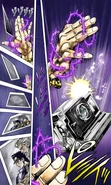 DIO HP Photo Manga.png (316 kB) DIO usando a Hermit Purple para tomar fotografías de Joseph y Jotaro.