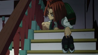 A escondidas, Hayato escucha a sus padres.