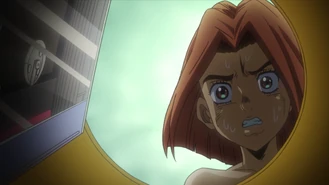 Hayato nervioso guarda la grabación en la cubeta.