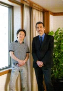 ArakiKabashimaJoJoveller.png (3,76 МБ) Кабашима и Араки 2013 (Интервью JoJoveller)