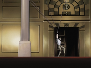Джозеф внедряет его в стены отеля, чтобы он благополучно приземлялся после прыжка (Эпизод 7)