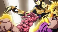 Notorius consumiendo el brazo de Giorno.