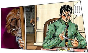 Mirando de lejos, espiando a su padre.