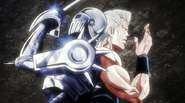 Polnareff junto a su Stand, Silver Chariot.