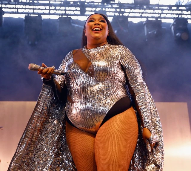 Lizzo boys текст перевод