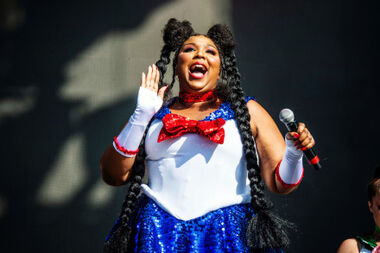 Lizzo-announces-tour