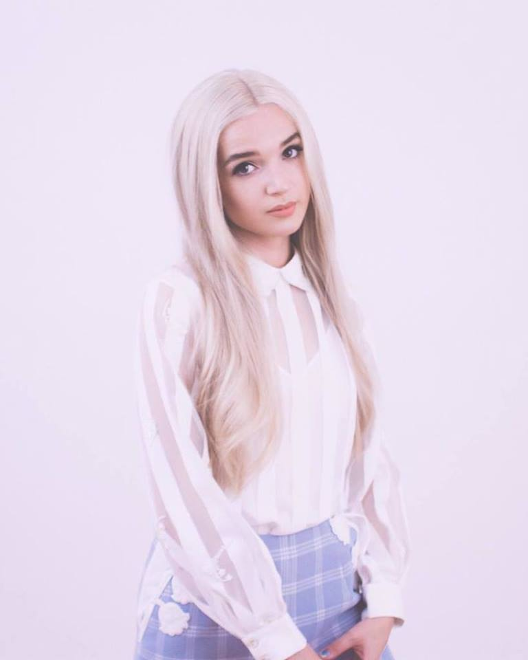 Poppy (singer) - Wikipedia